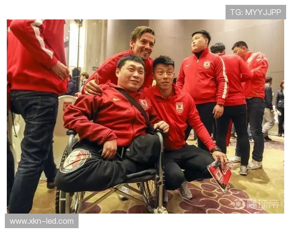 足球明星吴磊高清壁纸尽显风采与魅力让你感受足球的激情与梦想