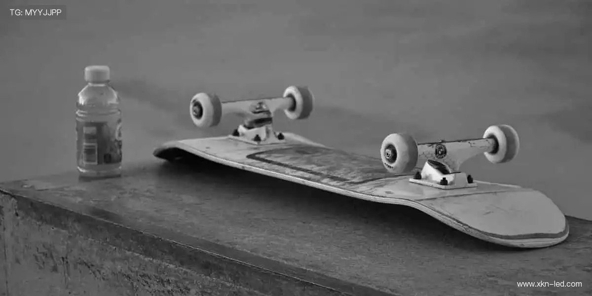 球迷的第二主场，🎯 从球星同款到限量周边，一网打尽你的热爱！